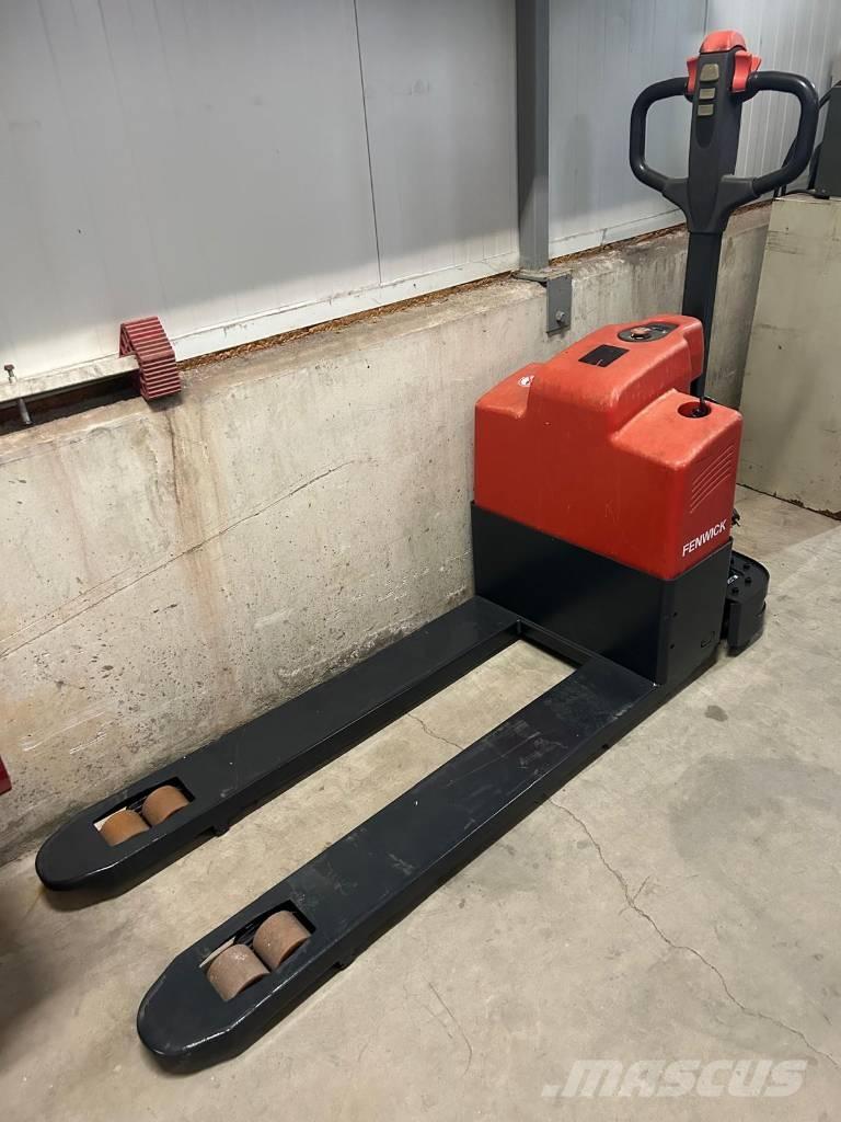 Linde MT 15 ローリフト