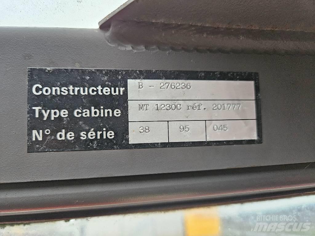 Manitou MT 1230 S CP テレスコーピックハンドラー