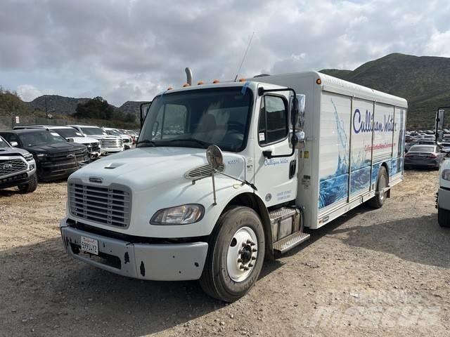Freightliner M2 飲料運送車両