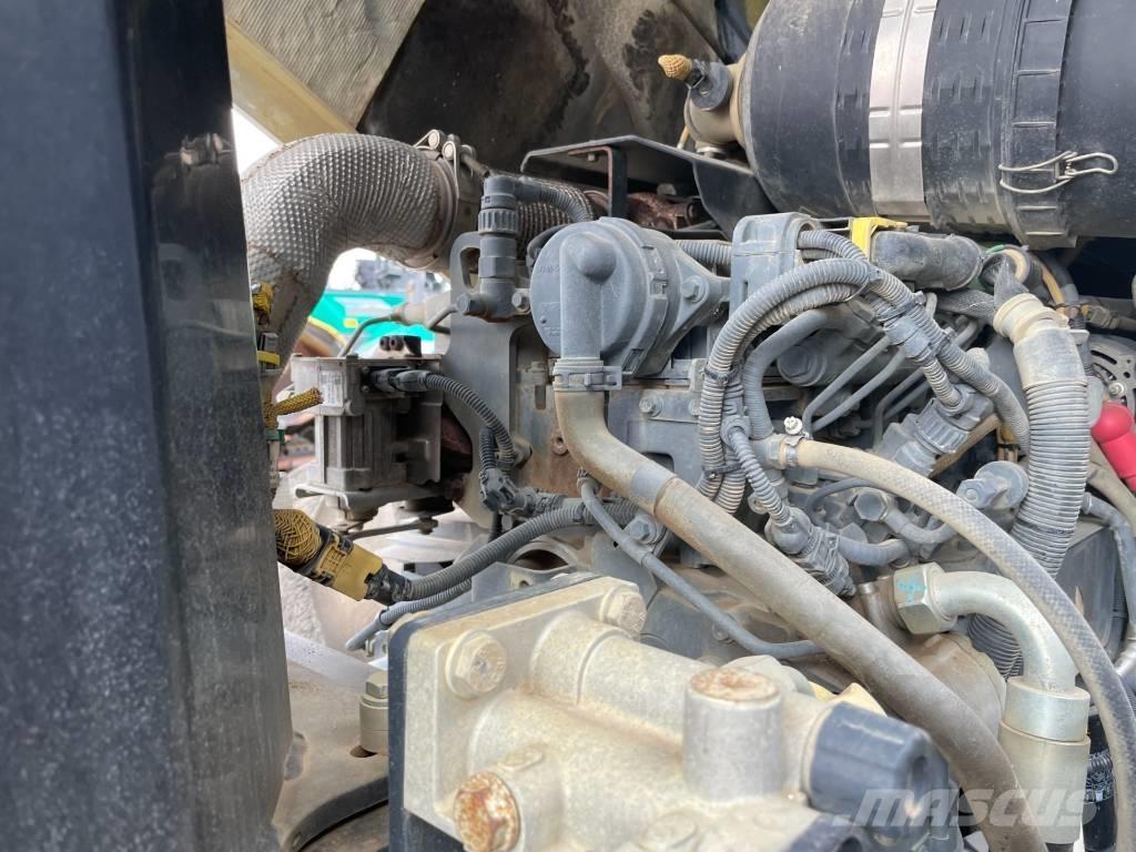 Bomag BW 216 DH-4 振動ローラ