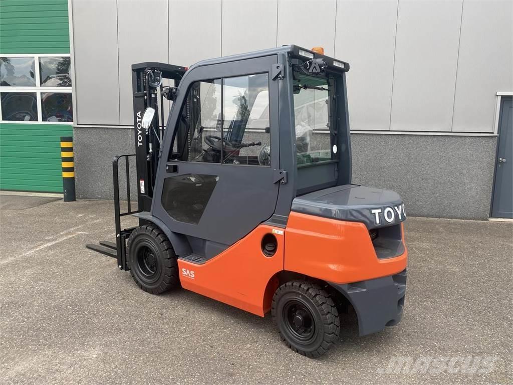 Toyota 52-8FDF25 ディーゼル・軽油