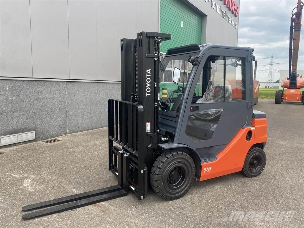 Toyota 52-8FDF25 ディーゼル・軽油