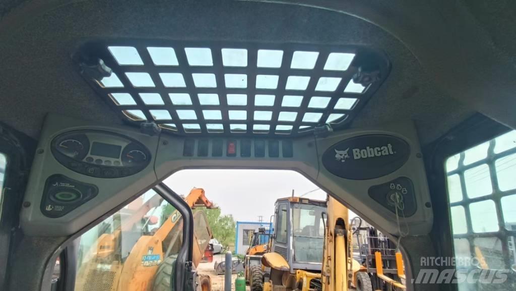 Bobcat S 160 スキッドステアローダー