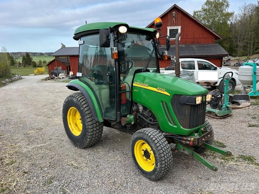 John Deere 3720 トラクター