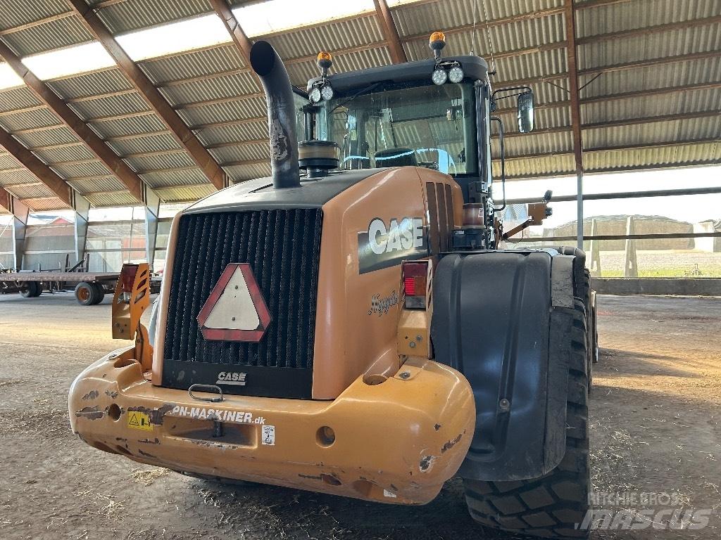CASE 821 E ホイールローダー・タイヤショベル