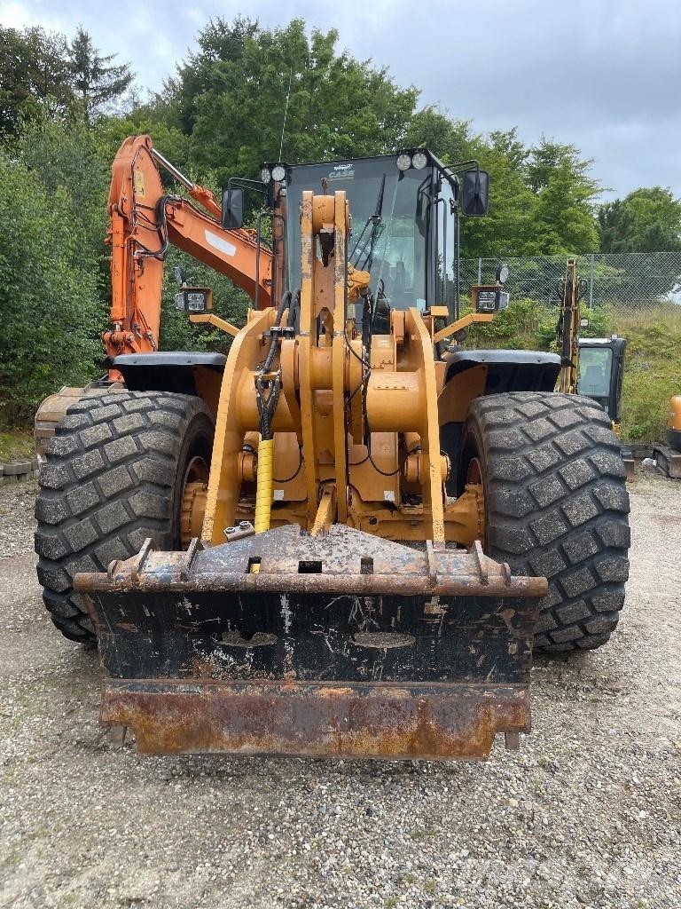 CASE 821 E ホイールローダー・タイヤショベル