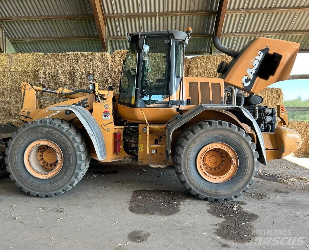 CASE 821 E ホイールローダー・タイヤショベル