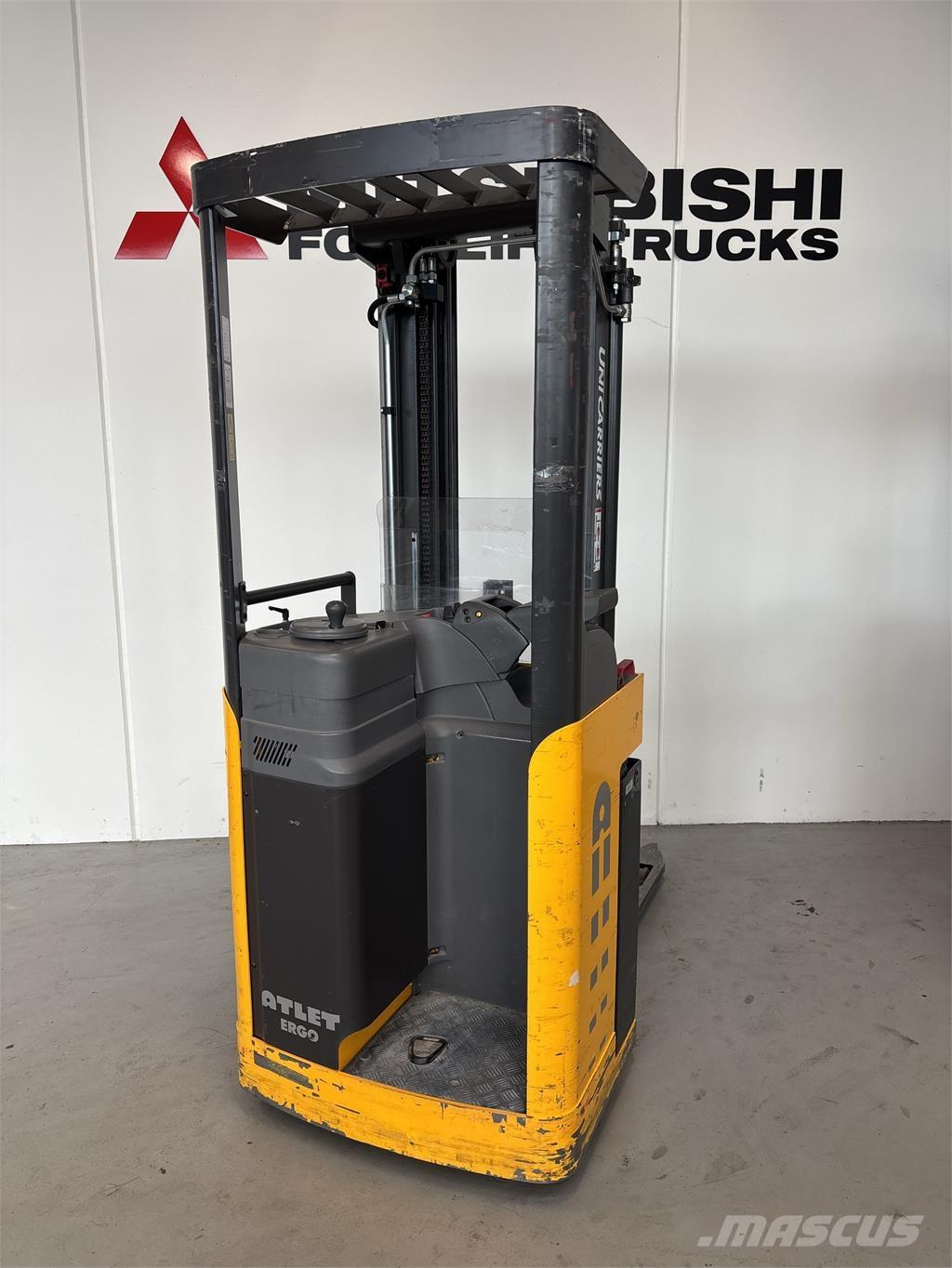 Atlet A160 自走式スタッカー