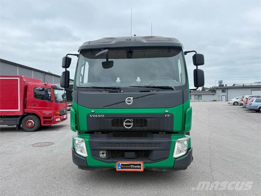 Volvo FE320 6x2*4 アームロール