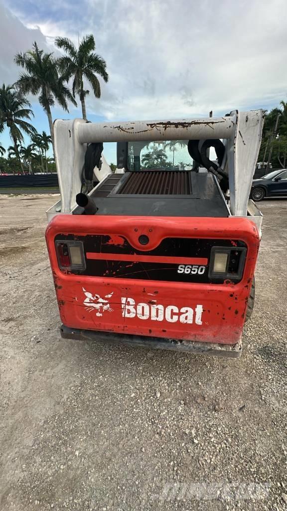 Bobcat S650 スキッドステアローダー