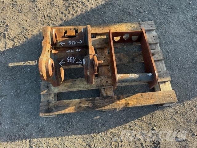 JCB QUICK COUPLERS クイックヒッチ
