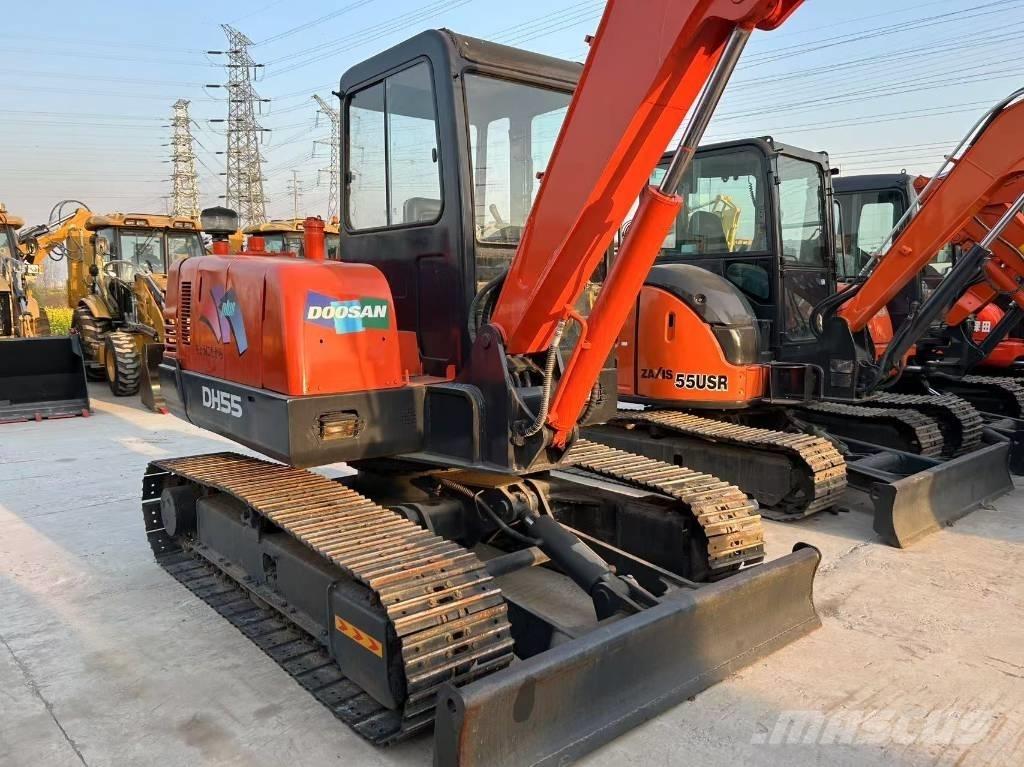 Doosan DH 55 ミニ油圧ショベル 7t以下（ミニユンボ・ミニディガー）