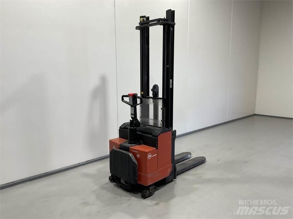 BT LSV 1250/11 自走式スタッカー