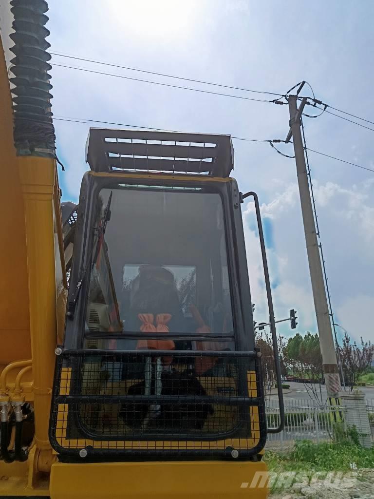 Komatsu PC 200 大型油圧ショベル12t以上（パワーショベル・ユンボ）