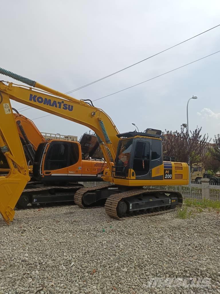 Komatsu PC 200 大型油圧ショベル12t以上（パワーショベル・ユンボ）