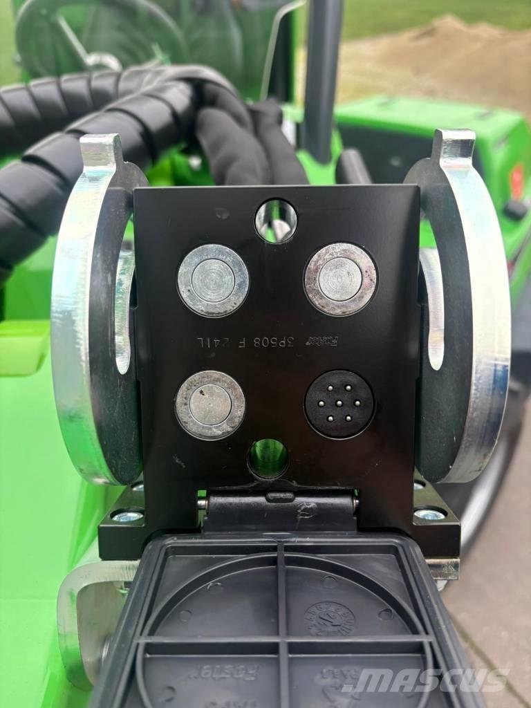 Avant 650 多目的ローダー