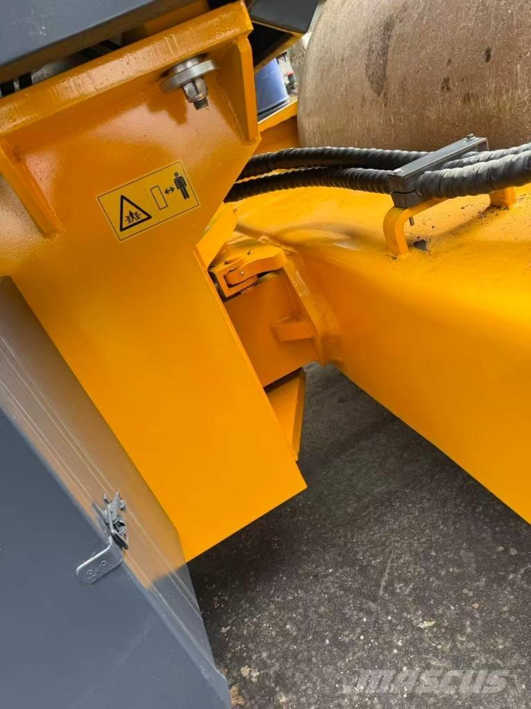 XCMG XS 223 J 振動ローラ