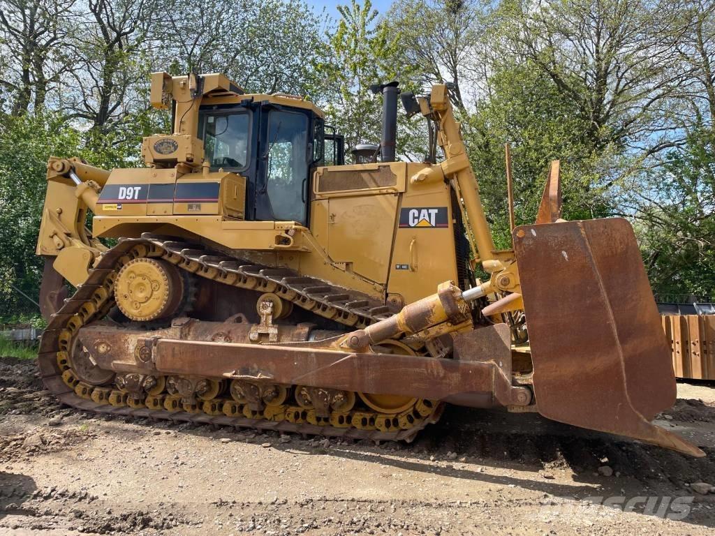 CAT D 9 T ブルドーザー