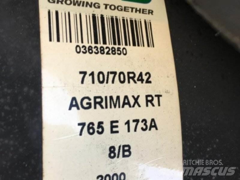 BKT 710/70 R 42 タイヤ、ホイル、リム