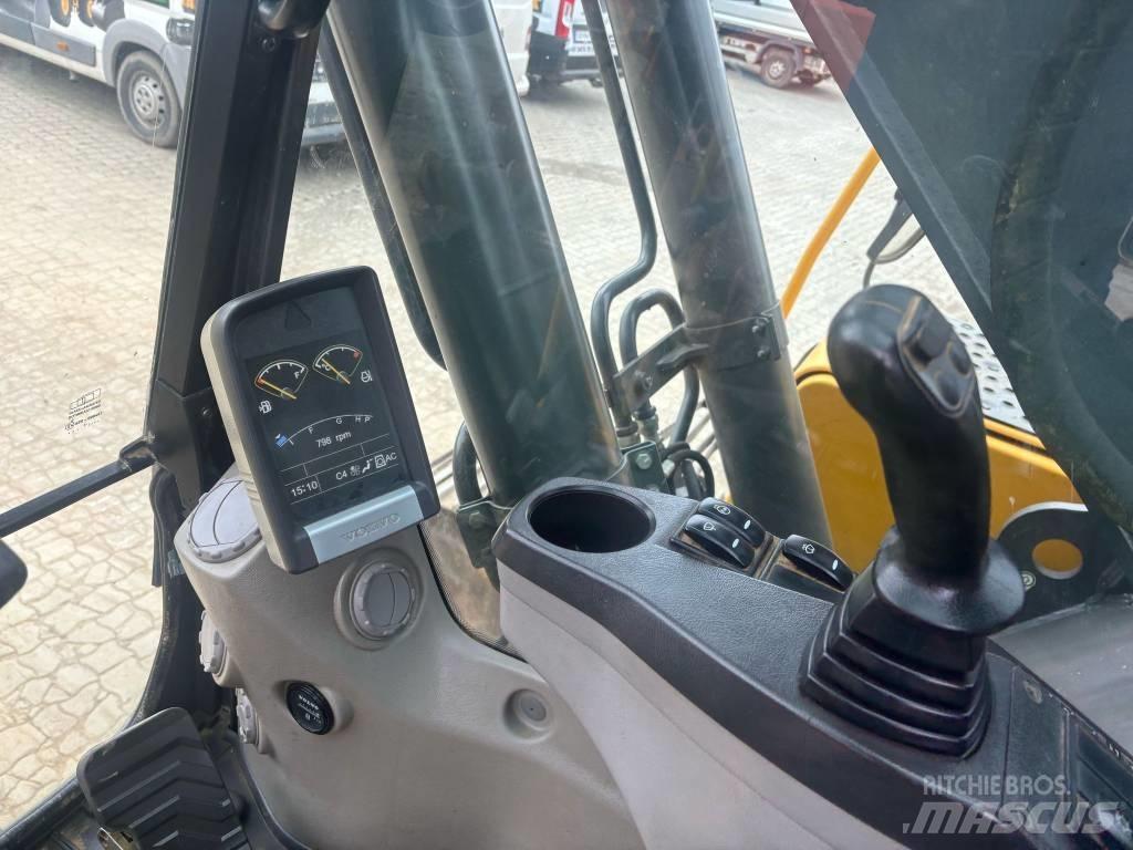 Volvo EC 220 D 大型油圧ショベル12t以上（パワーショベル・ユンボ）