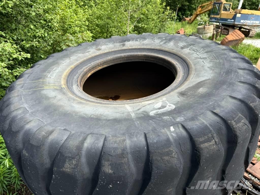 Goodyear 23,5R25 タイヤ、ホイル、リム