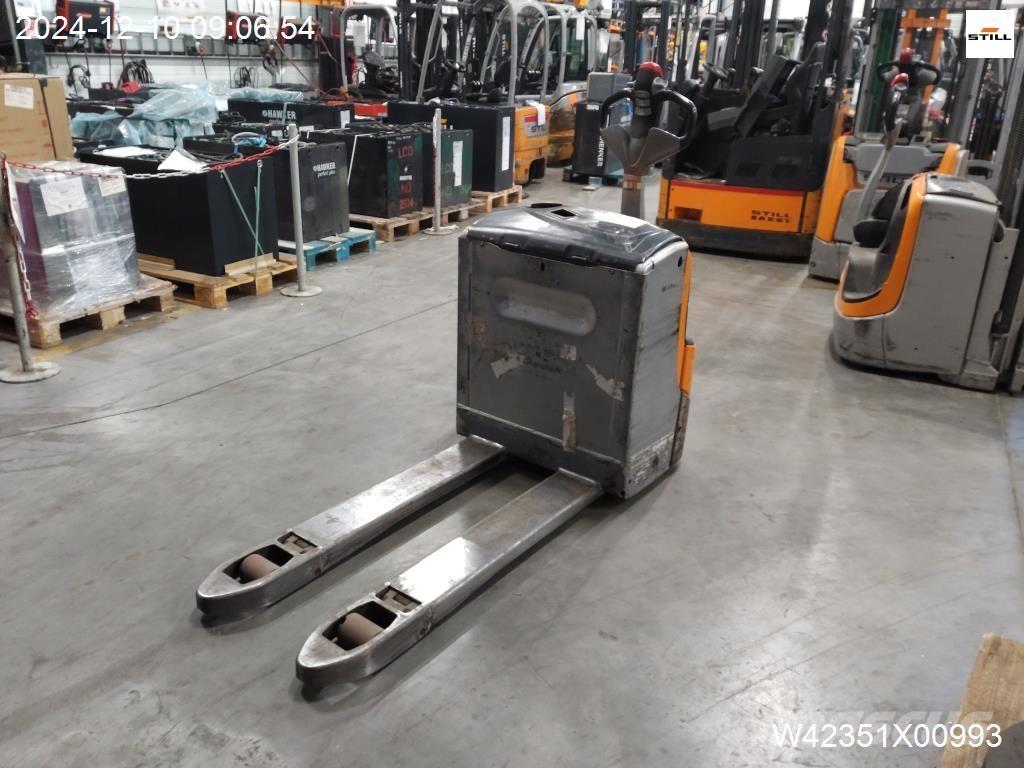 Still EXU16 ウォーキンフォークリフト