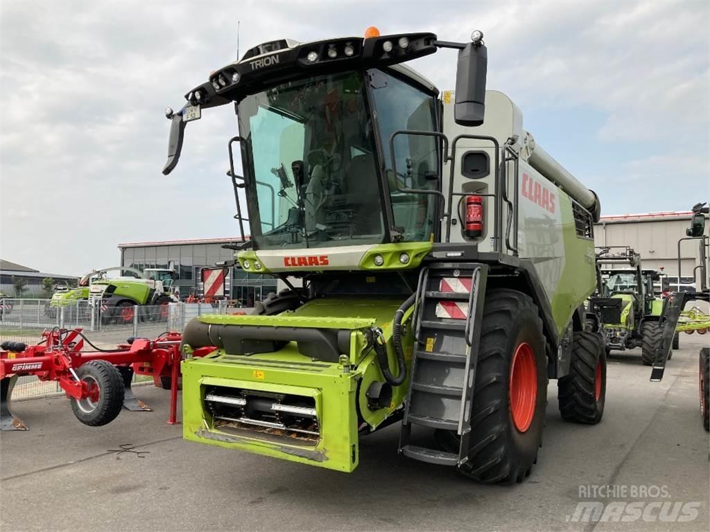 CLAAS Trion 520 コンバイン