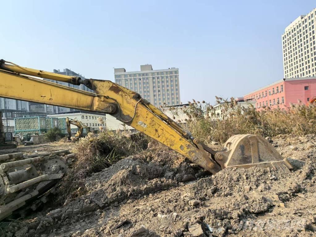 Komatsu PC 200-6 水陸両用油圧ショベル、ユンボ