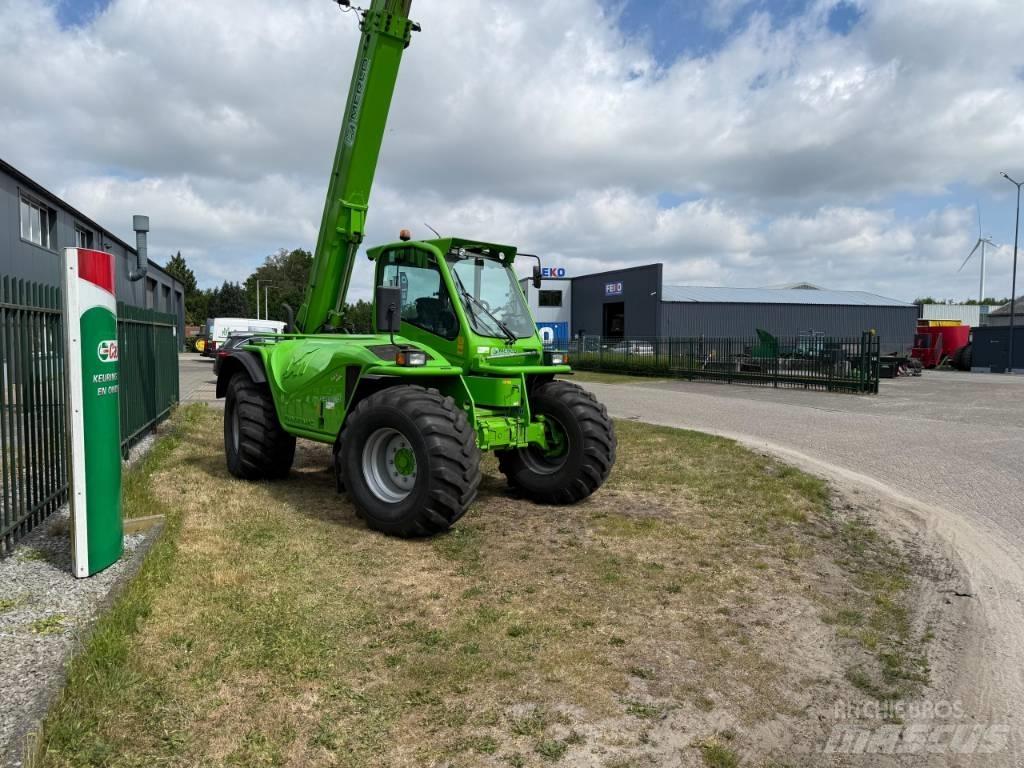 Merlo P 37.10 CS テレスコーピックハンドラー