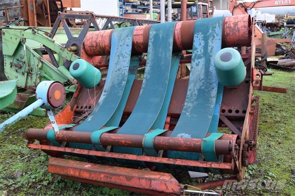 Kverneland UN7558 ラッピングマシーン