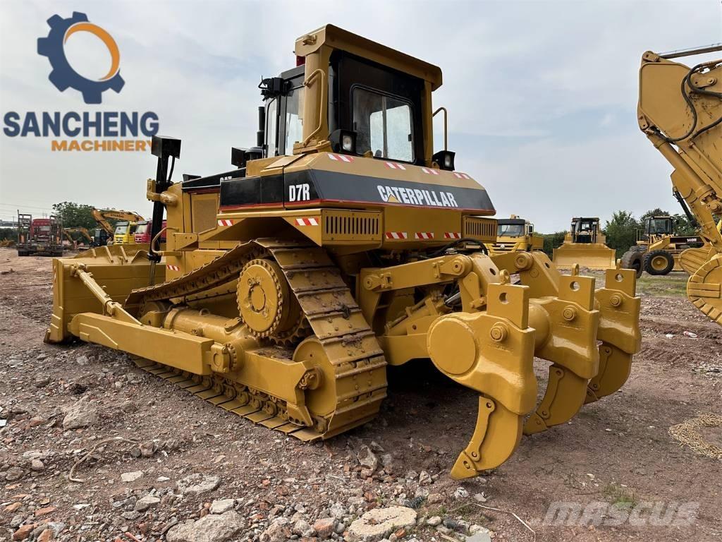 CAT D 7 R ブルドーザー