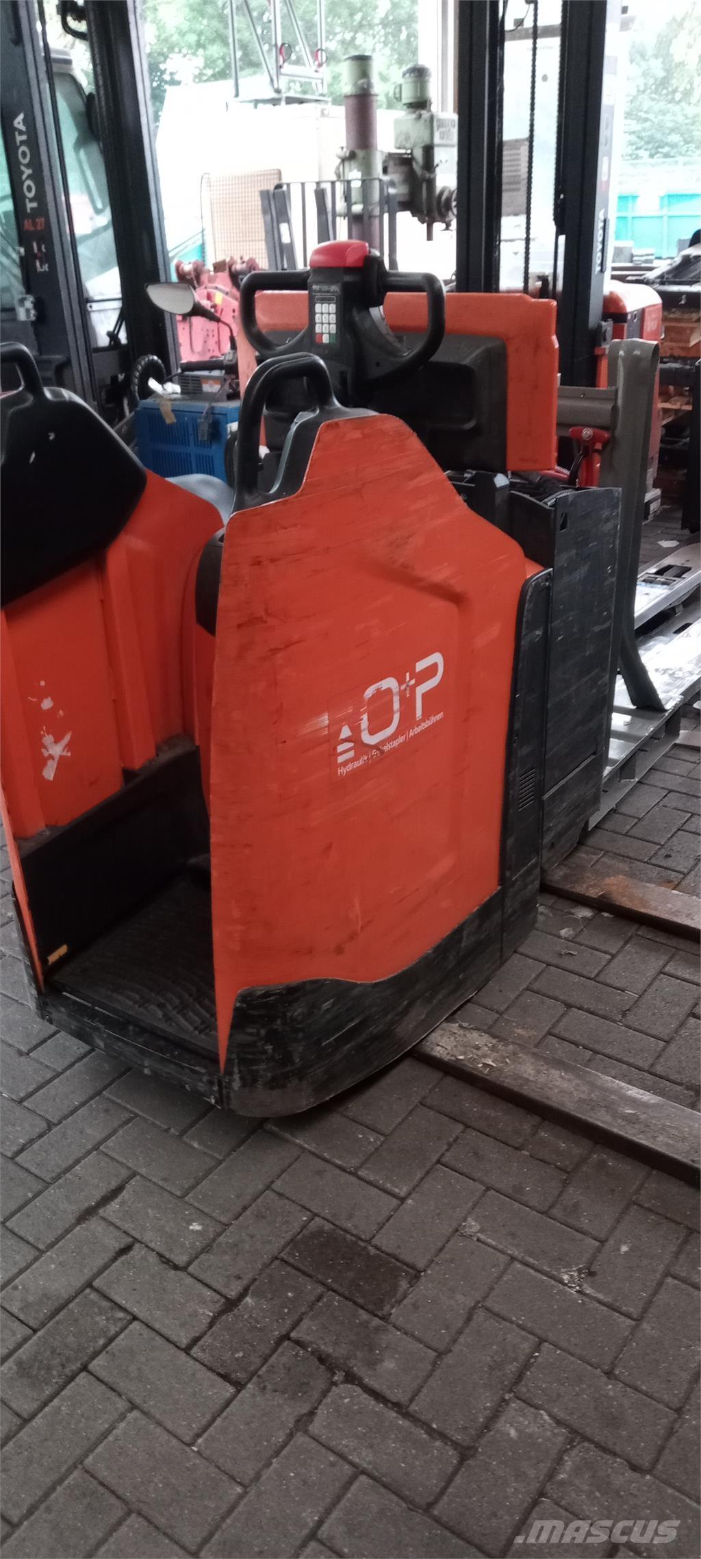 Toyota LPE 250 ウォーキンフォークリフト