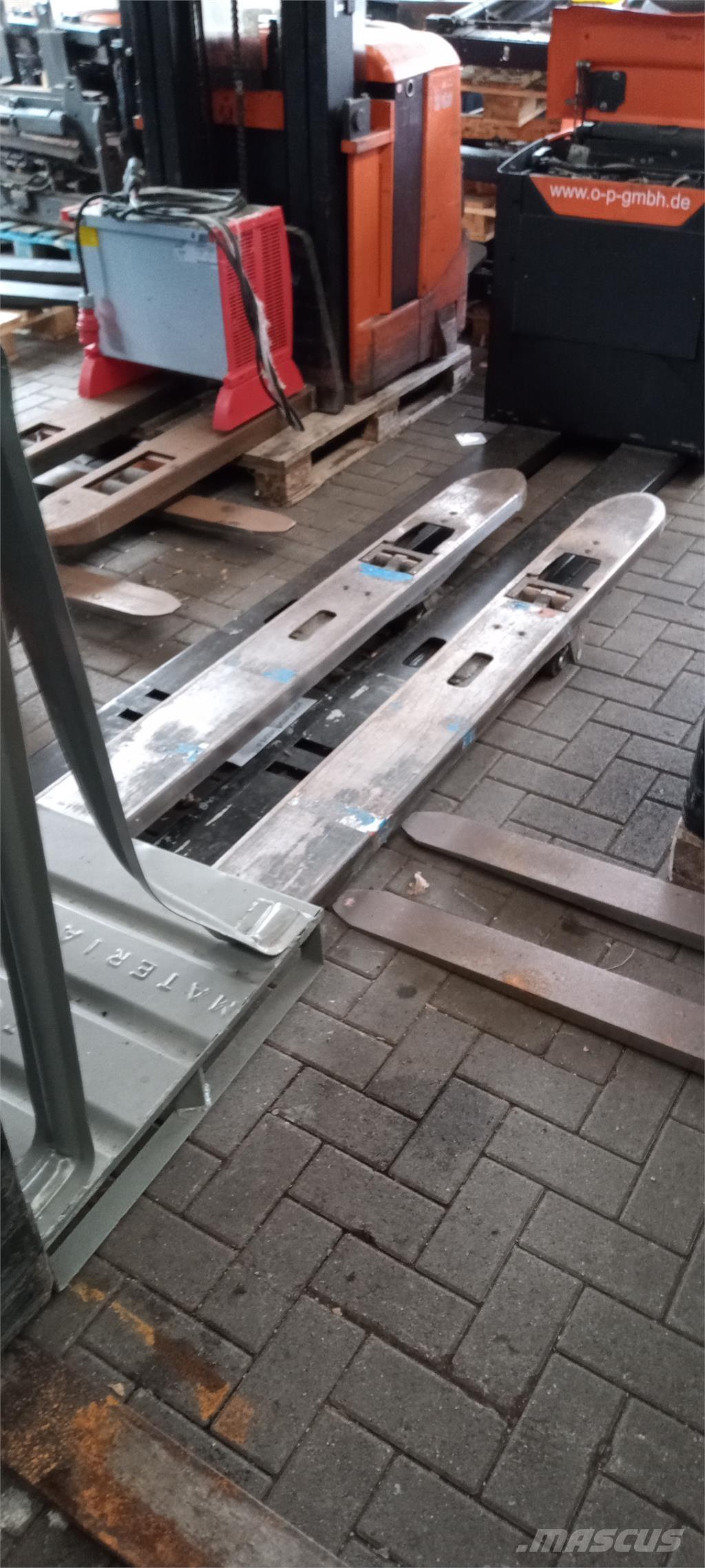 Toyota LPE 250 ウォーキンフォークリフト