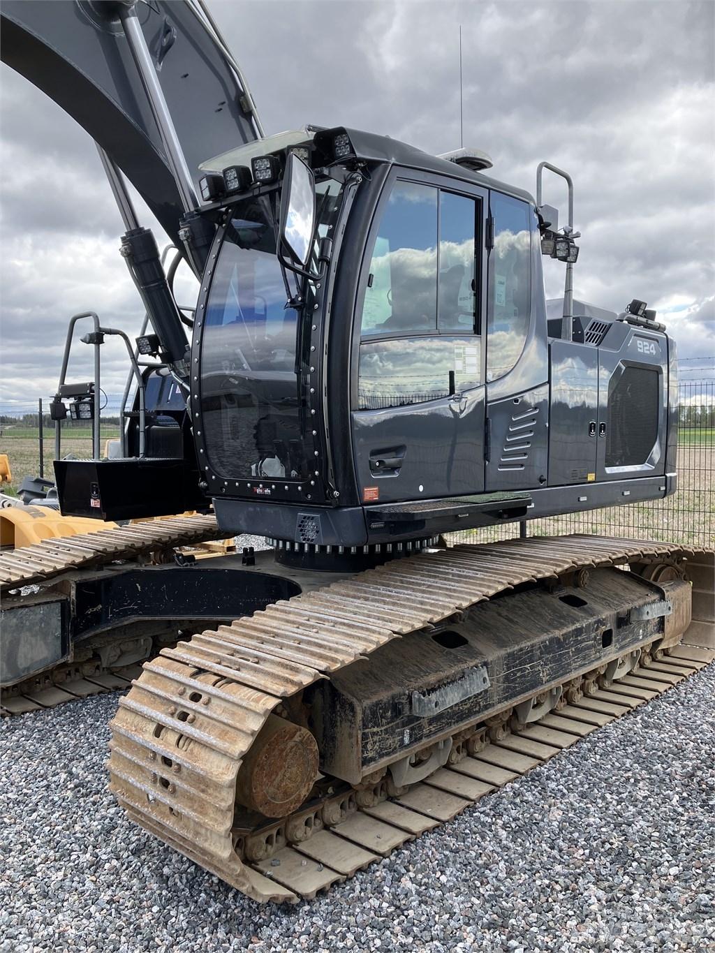 Liebherr R924 大型油圧ショベル12t以上（パワーショベル・ユンボ）