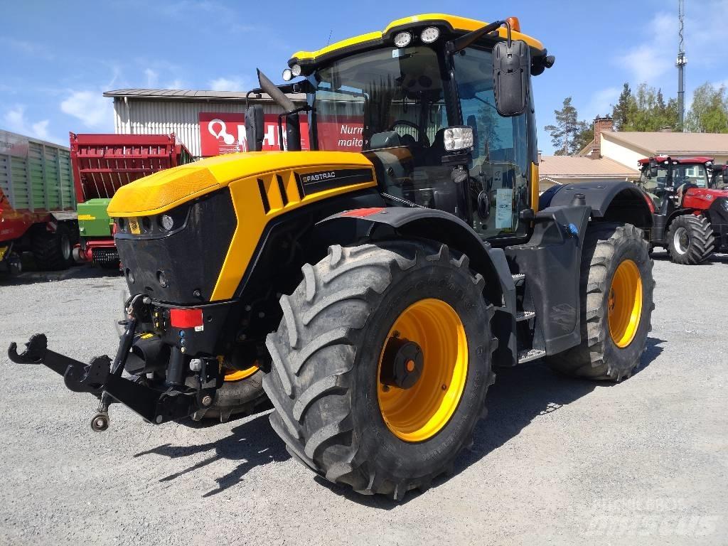 JCB Fastrac 4220 トラクター