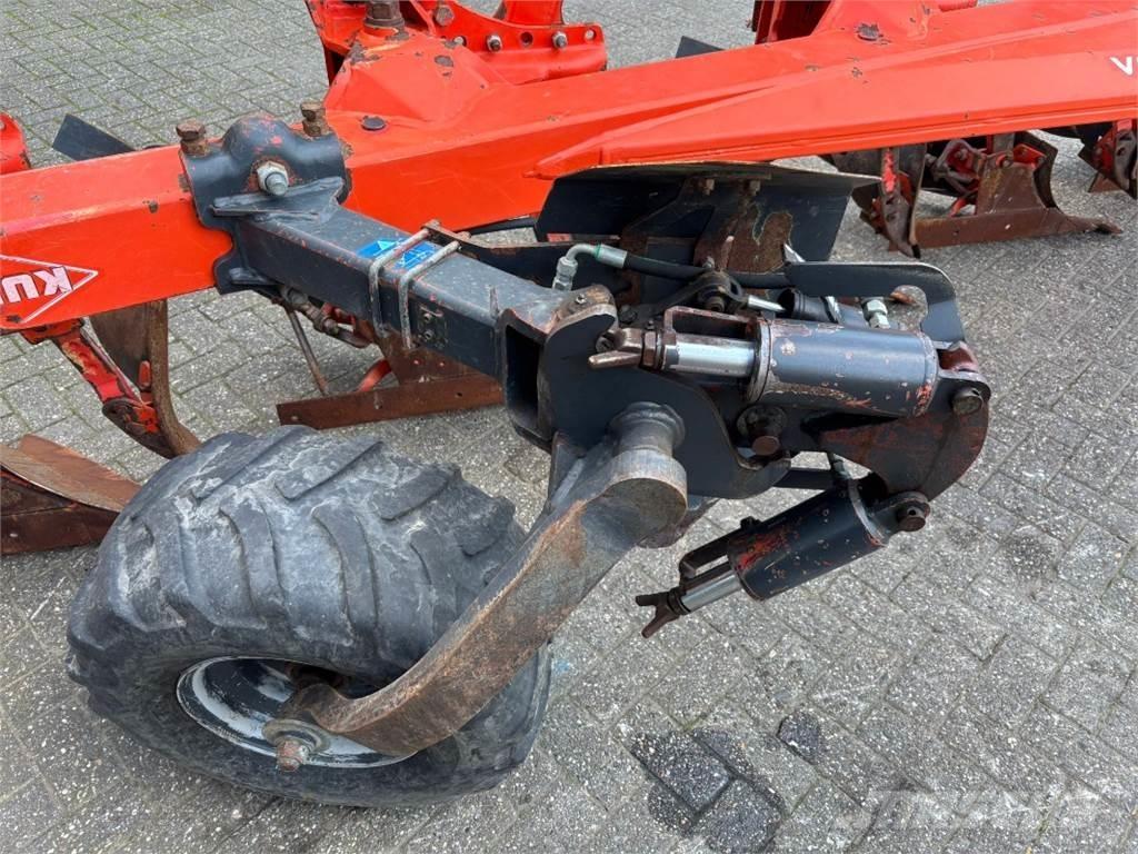 Kuhn VM 1525T プラウ