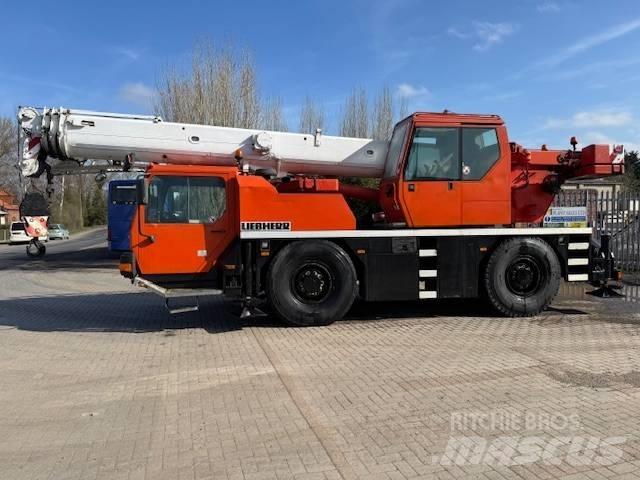 Liebherr LTM 1030-2 オールテレーンクレーン