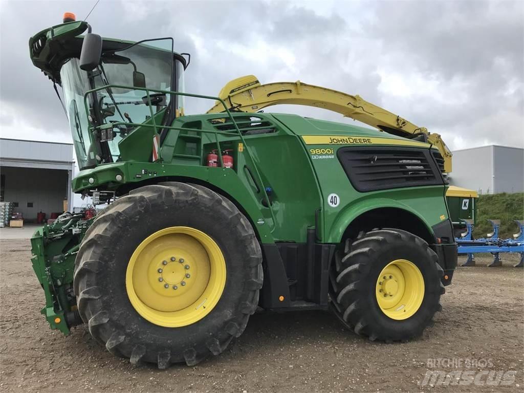 John Deere 9800i 自走式フォレージハーベスター