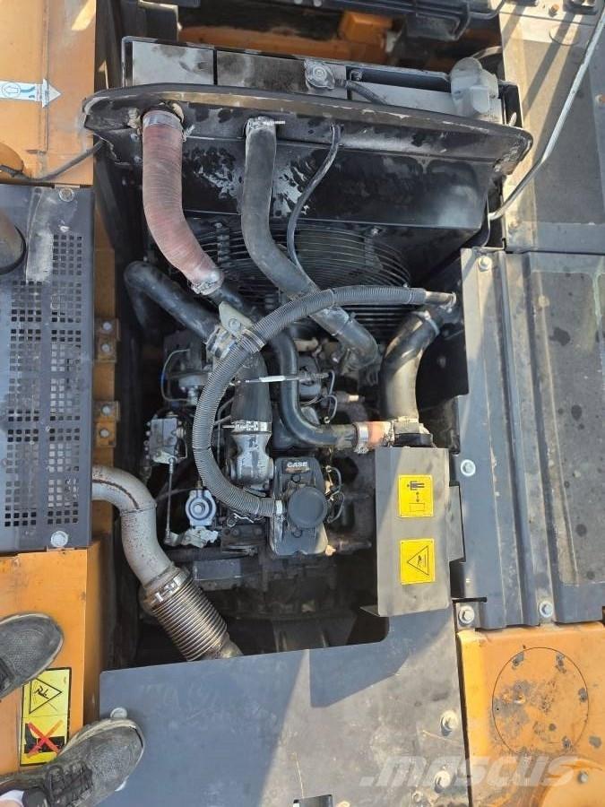 CASE WX 148 ホイール式油圧ショベル（パワーショベル・ユンボ・バックホー）