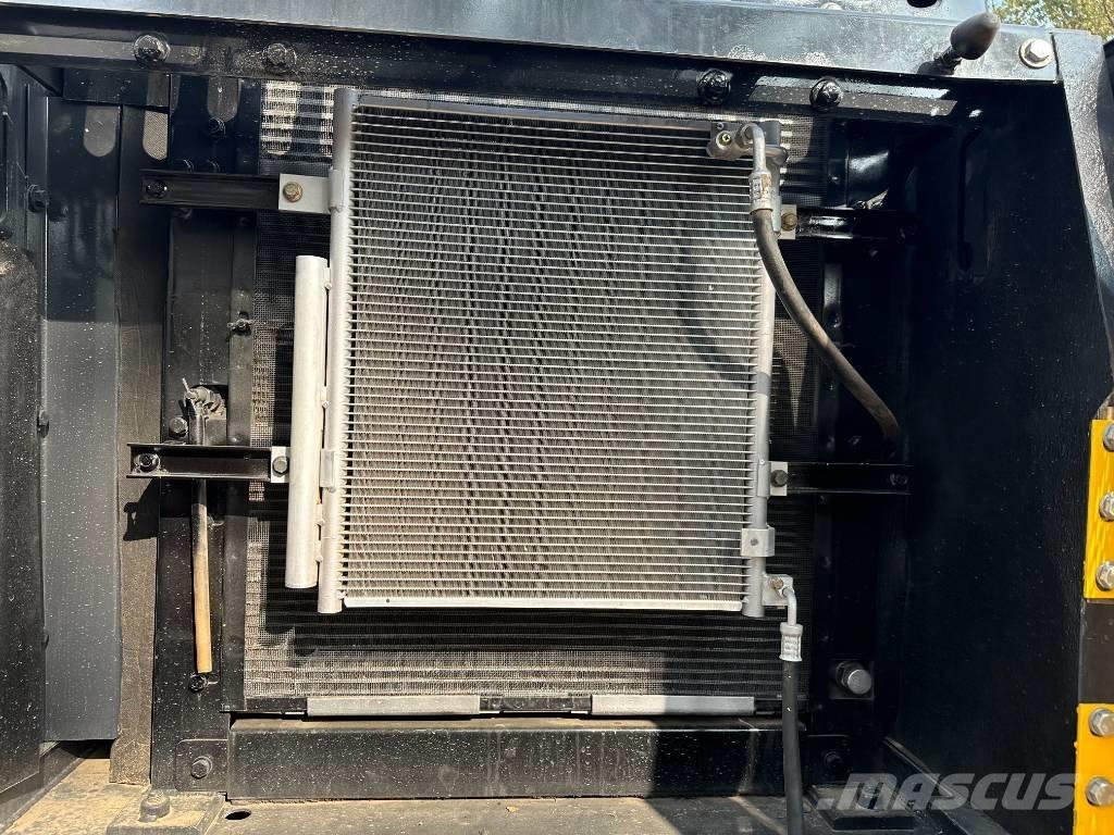 Volvo EC 210 中型油圧ショベル 7ｔ-12ｔ（ユンボ・パワーショベル・バックホー）
