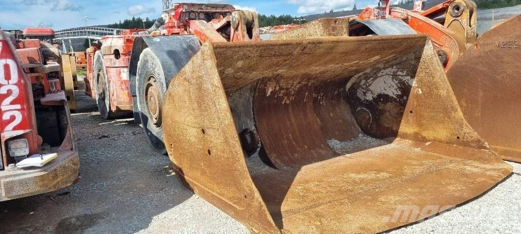 Sandvik LH 410 地下ローダー
