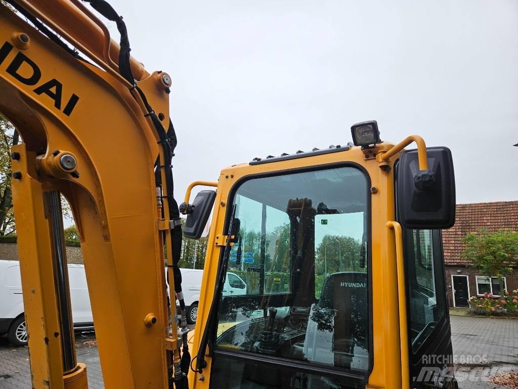 Hyundai Robex 25-9 ミニ油圧ショベル 7t以下（ミニユンボ・ミニディガー）