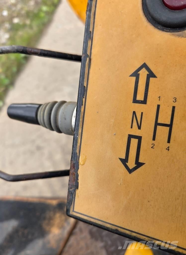 JCB 6 TST サイト　ダンプ