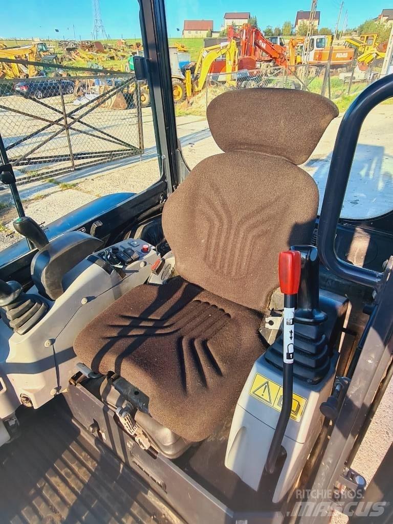 Kubota KX 027-4 ミニ油圧ショベル 7t以下（ミニユンボ・ミニディガー）