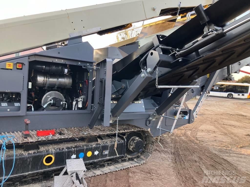 Metso S3.7 自走式スクリーン