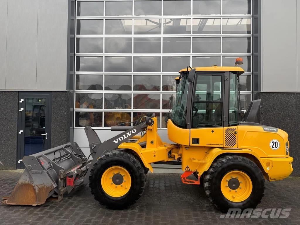 Volvo L30G ホイールローダー・タイヤショベル