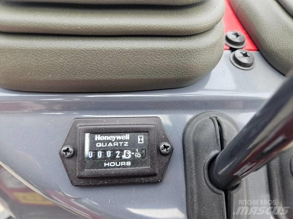 Yanmar SV08-1C ミニ油圧ショベル 7t以下（ミニユンボ・ミニディガー）