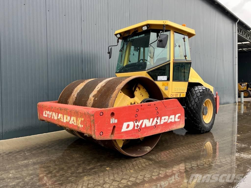 Dynapac CA302D 振動ローラ