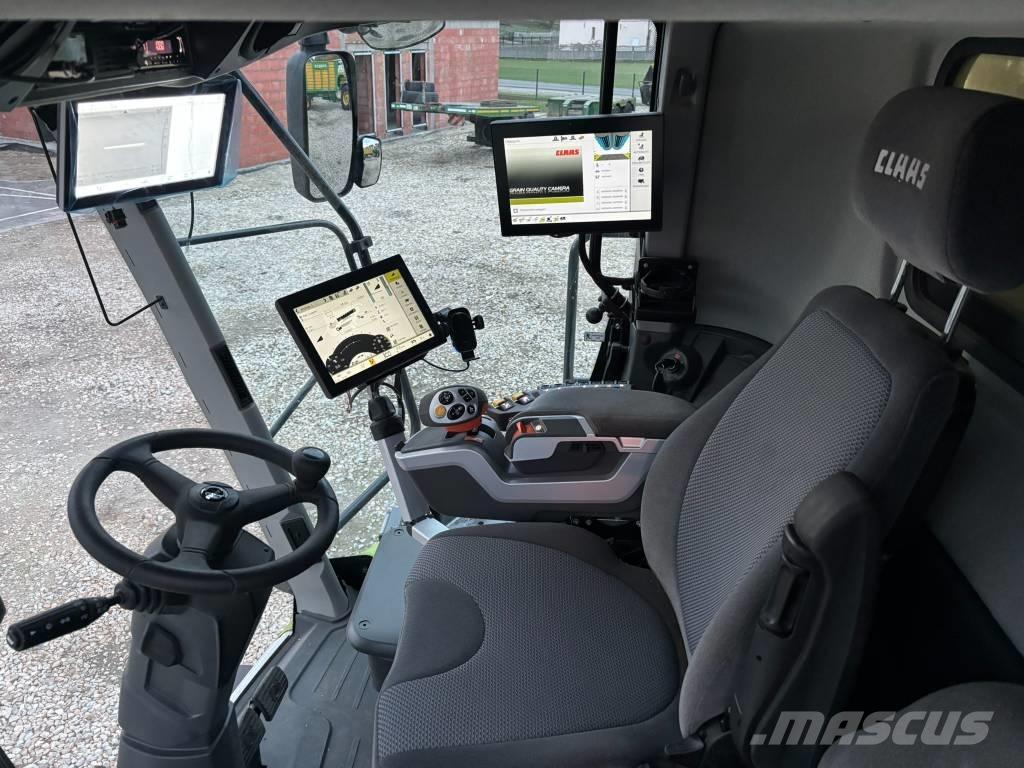 CLAAS Lexion 8900 TT コンバイン