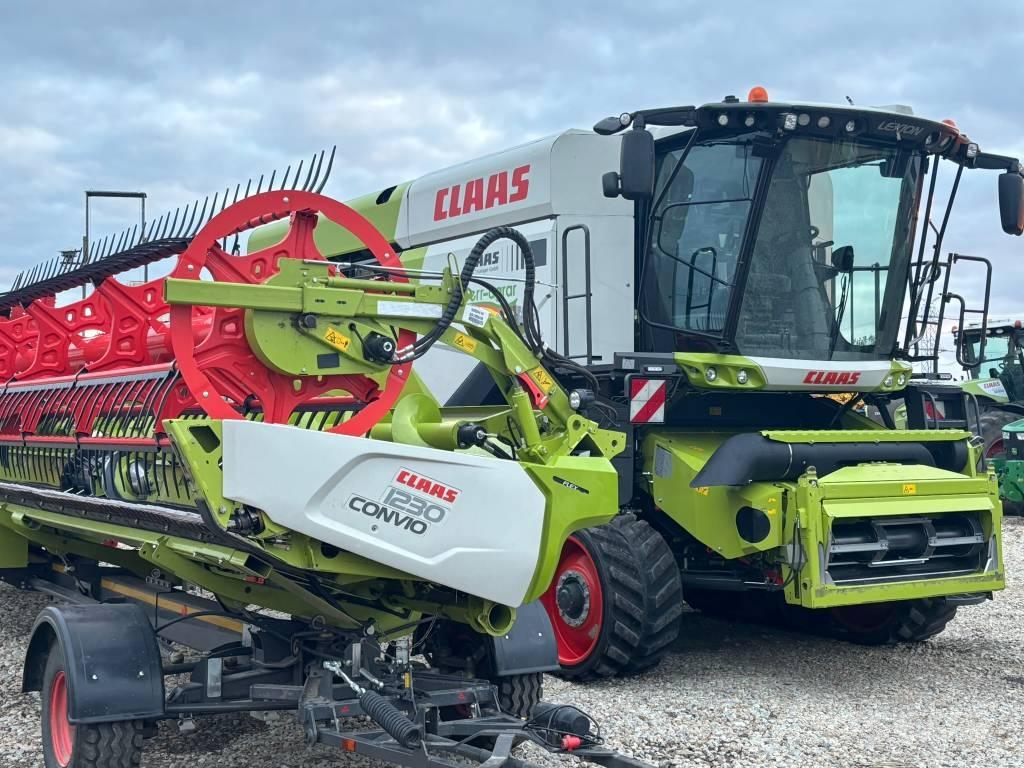 CLAAS Lexion 8900 TT コンバイン